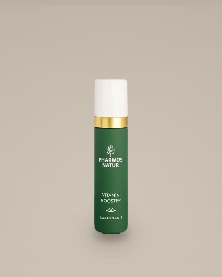 Vitamin Booster von PHARMOS NATUR, grüne Flasche mit Goldring